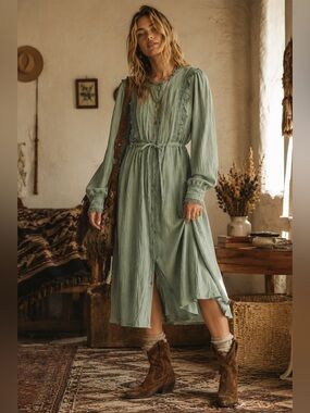 JUST ME | Willow Lace Midi - Sage